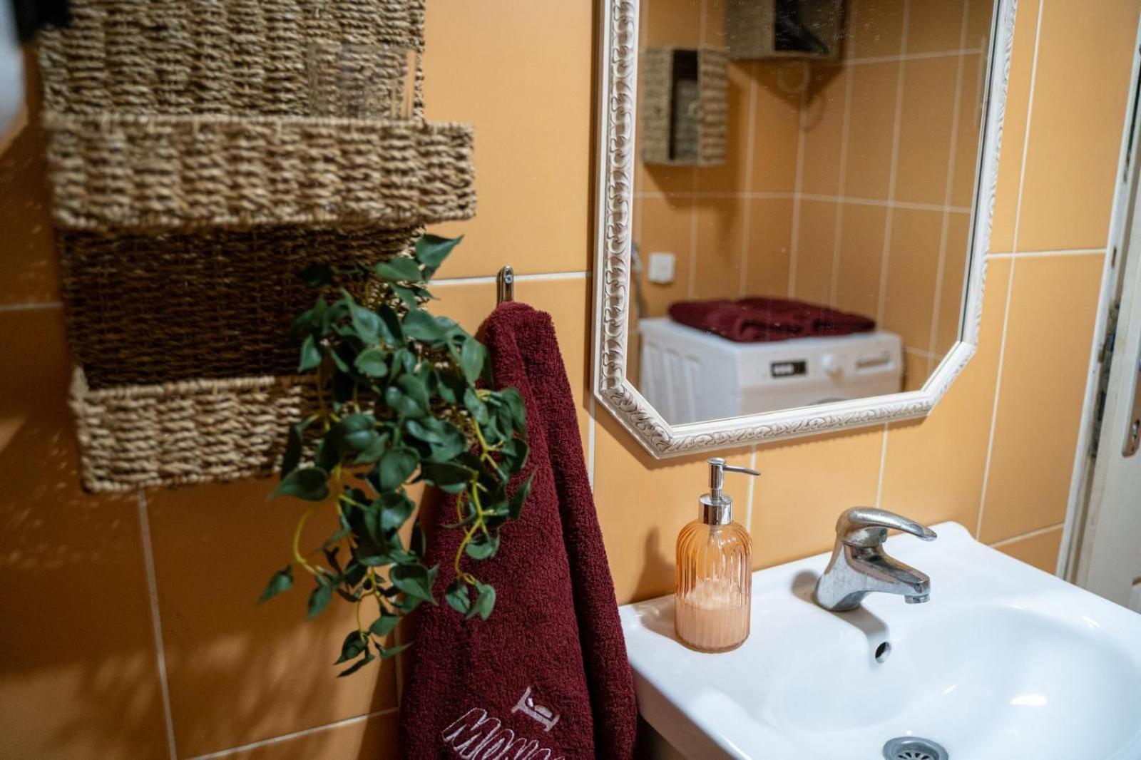Case de vacanță 'monas' House *